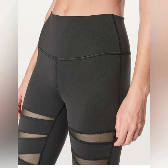 Lululemon Wunder Under Pant (Hi-Rise) *Tech Mesh 28" size 6 - Picture 3 of 5